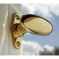 Fensterbeschlag Capella, antike Fensterolive mit Rosette Merope, Messing poliert